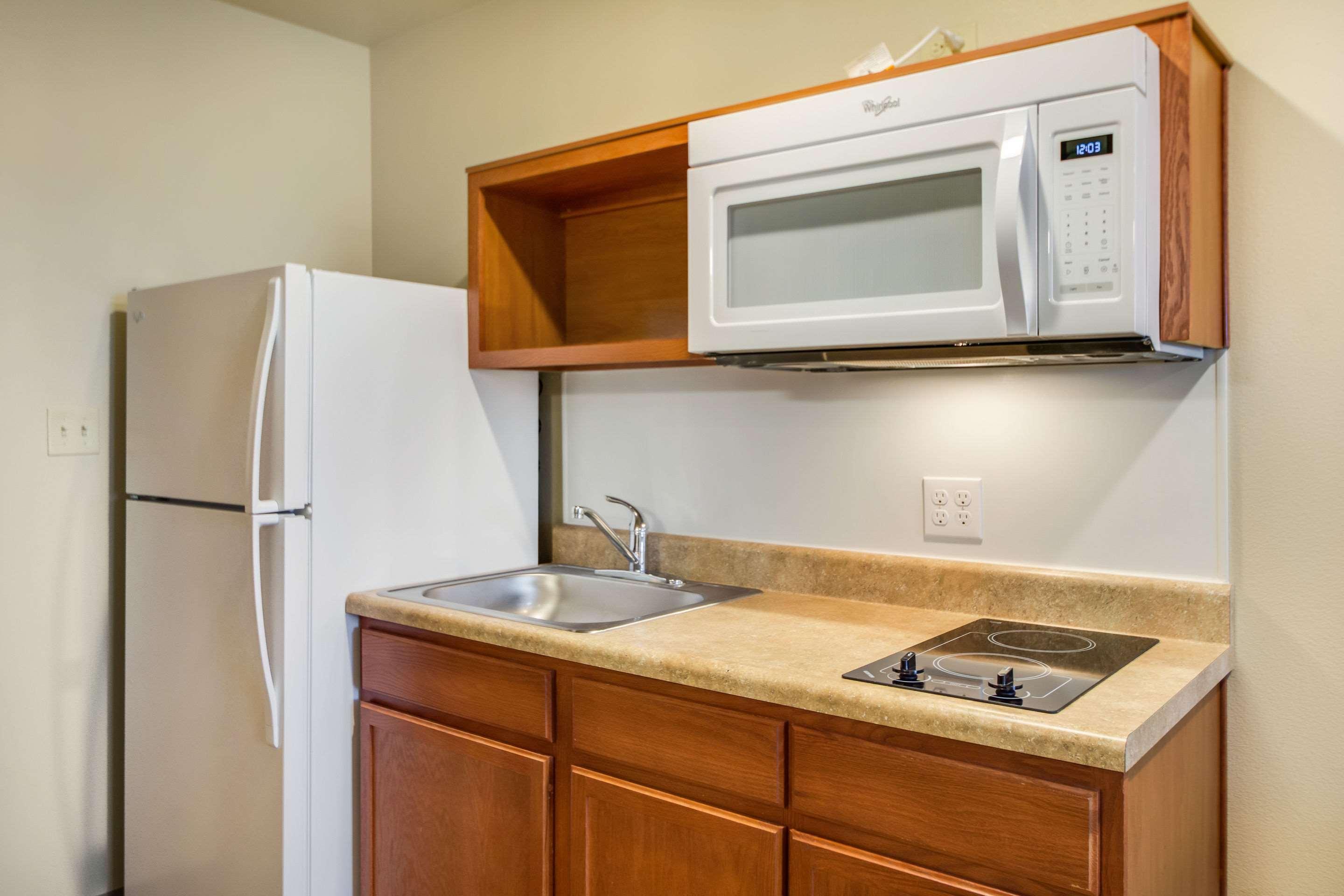 Econo Lodge Burlington Bagian luar foto